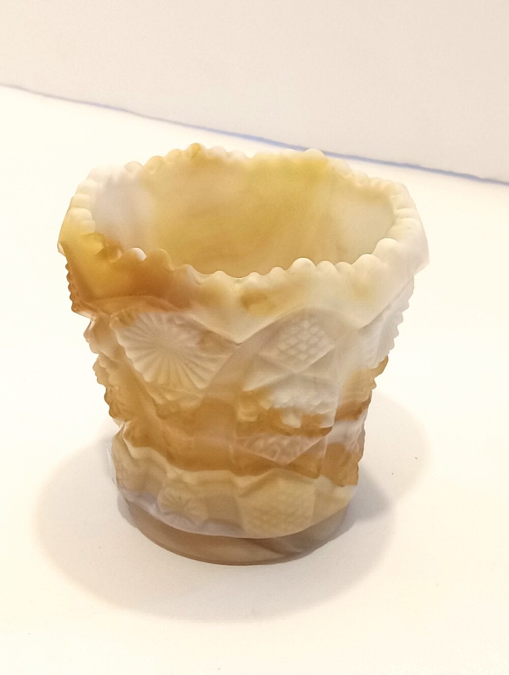 Vintage Imperial Carmel/White 2.5 Inch Toothpick Holder